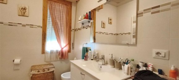 4 Schlafzimmer Wohnung in Montemurlo, Italy, Nr. 376598 16
