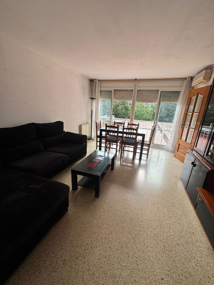 4 Schlafzimmer Wohnung in Cerdanyola Del Valles, Spain, Nr. 172103