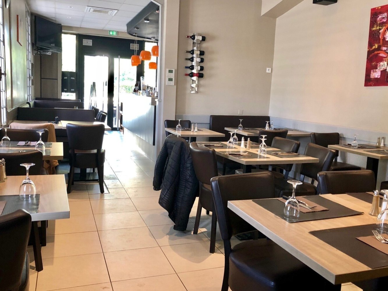 8 rooms Commercial property in Bordeaux, France No. 99634