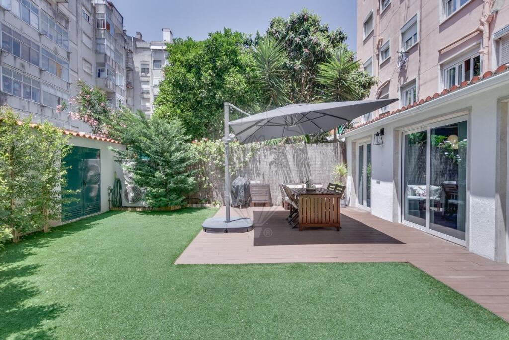 3 bedrooms Apartment in Lisbon, Portugal No. 201330