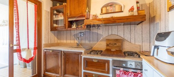 3 rooms House in Gallicano nel Lazio, Italy No. 39398 7