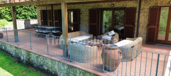 5 bedrooms Villa in Castiglione della Pescaia, Italy No. 271009 9
