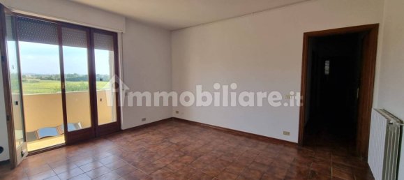 2 Schlafzimmer Wohnung in Ponsacco, Italy, Nr. 354652 3