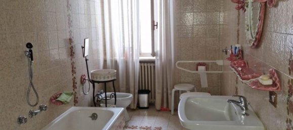 Дом с 5 комнатами в Гамболо, Италия № 212393 8