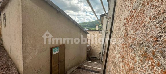 Entrepôt à Rocca di Mezzo, Italy 149m² No. 276607 2