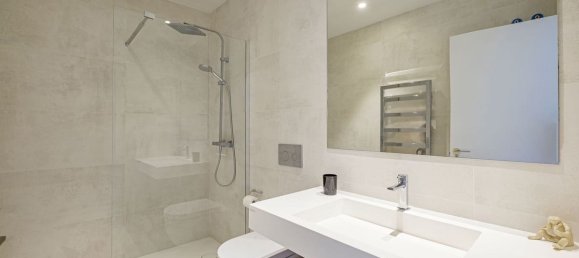 Ático de 2 dormitorios en Marbella, Spain No. 180788 10