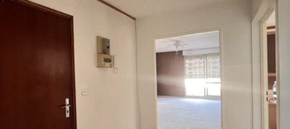 4 bedrooms Apartment in Villeurbanne, France No. 289293 2