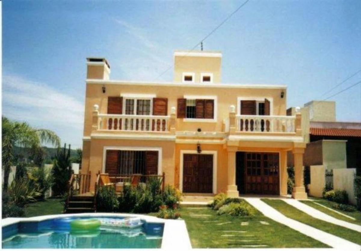 3 bedrooms House in Cordoba, Argentina No. 6905