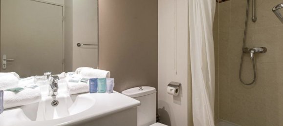 Studio in Villejuif, France No. 330393 4