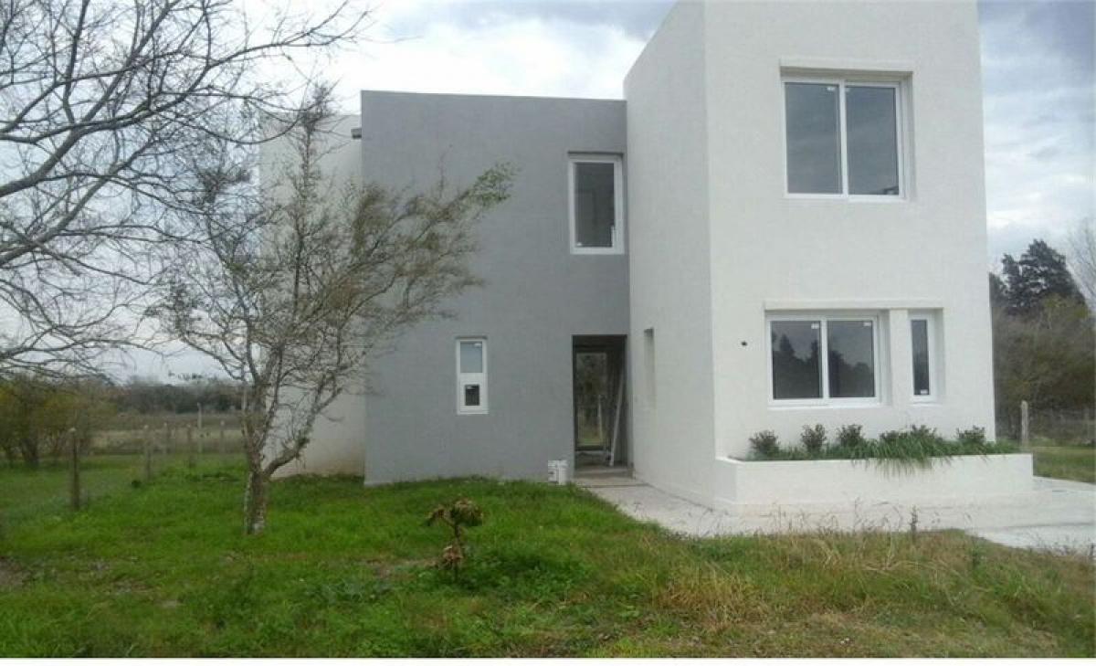3 bedrooms House in Berazategui, Argentina No. 4850