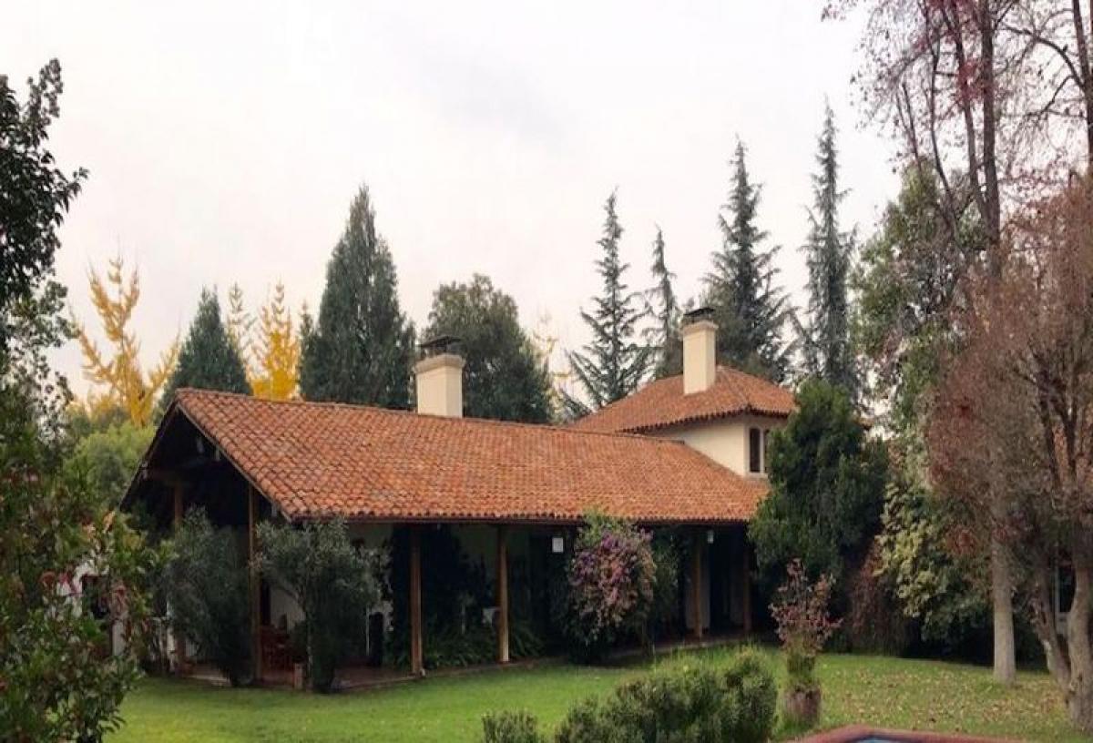 4 bedrooms House in Santiago, Chile No. 5343