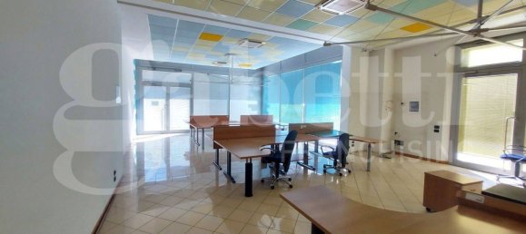 3 rooms Office in Quinto di Treviso, Italy No. 374591 7