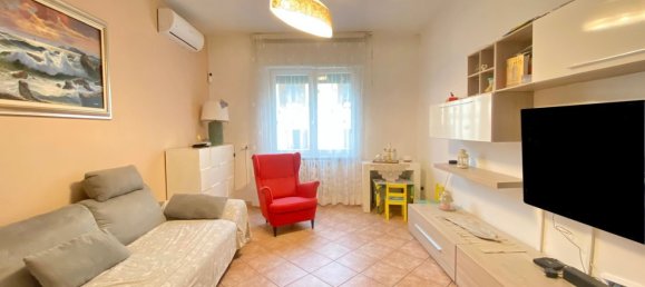 4 bedrooms Apartment in Vigevano, Italy No. 364824 3