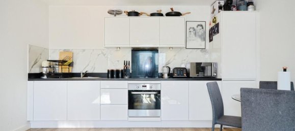 1 bedroom Apartment in London, United Kingdom No. 6390 3