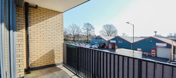 1 bedroom Apartment in London, United Kingdom No. 6390 13