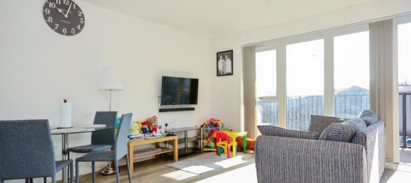 1 bedroom Apartment in London, United Kingdom No. 6390 2