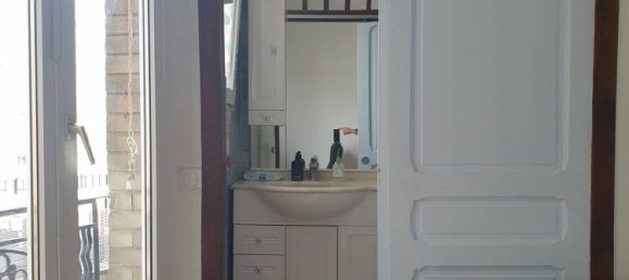 1 bedroom Apartment in Paris, France No. 333883 2