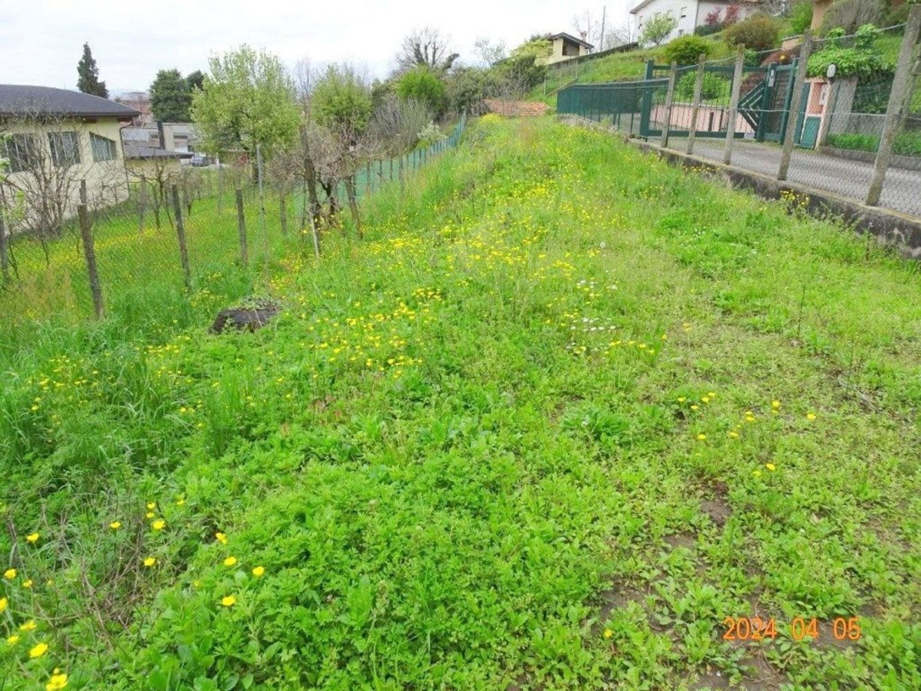 Terreno em Oggiono, Italy 3700 m² N.º 82299