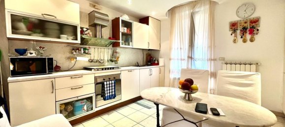 5 chambres Maison à Montichiari, Italy No. 375744 4