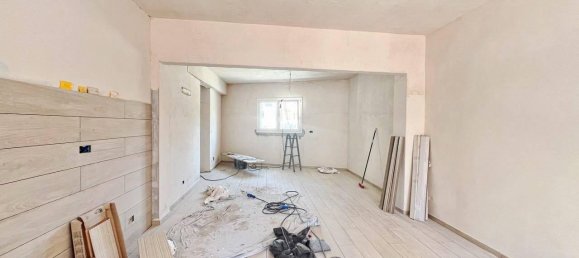 Квартира с 4 комнатами в Споторно, Италия № 149953 3