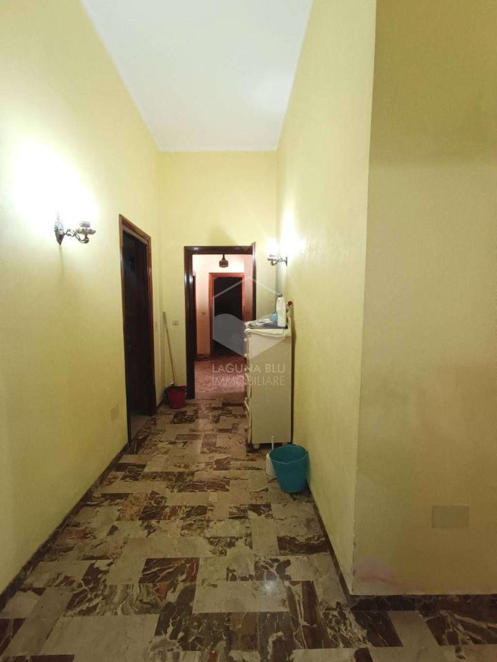 4 rooms House in Petrosino, Italy No. 123135