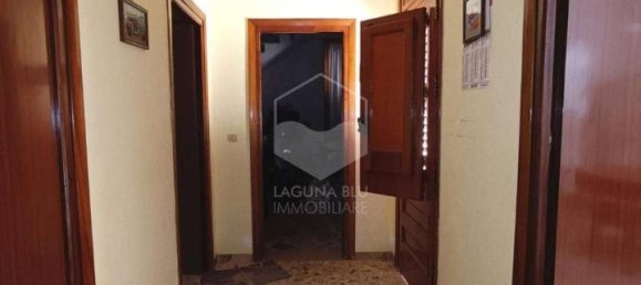 4 rooms House in Petrosino, Italy No. 123135 3