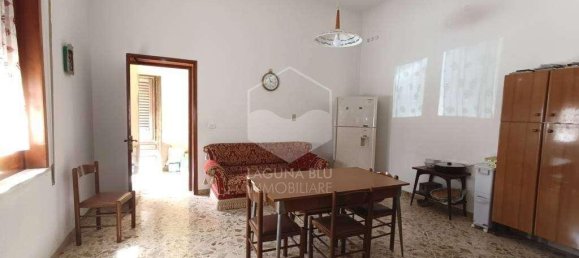 4 rooms House in Petrosino, Italy No. 123135 4