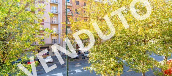 2 bedrooms Apartment in Turin, Italy No. 379362 6