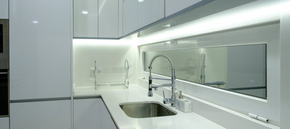 4 bedrooms Villa in Almada, Portugal No. 14799 8