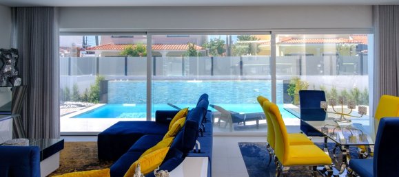 4 bedrooms Villa in Almada, Portugal No. 14799 14