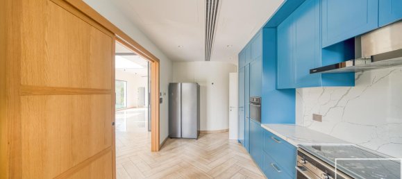 Вилла с 5 спальнями в Jumeirah Islands, ОАЭ № 112377 7