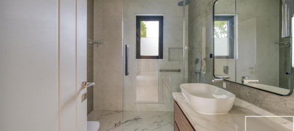 Вилла с 5 спальнями в Jumeirah Islands, ОАЭ № 112377 10