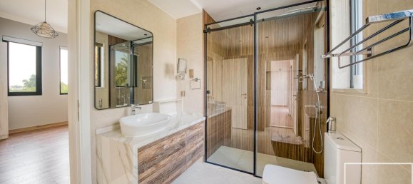 Вилла с 5 спальнями в Jumeirah Islands, ОАЭ № 112377 15