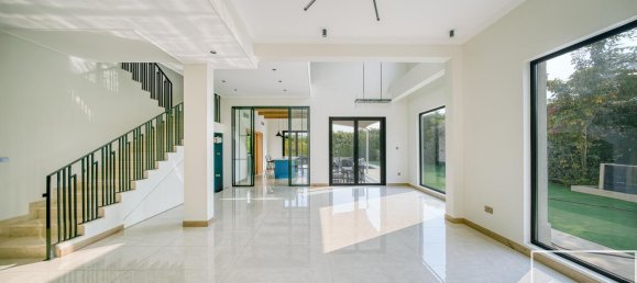 Вилла с 5 спальнями в Jumeirah Islands, ОАЭ № 112377 4