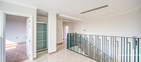 Вилла с 5 спальнями в Jumeirah Islands, ОАЭ № 112377 21