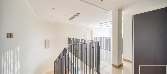 Вилла с 5 спальнями в Jumeirah Islands, ОАЭ № 112377 17