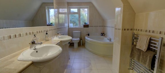4 bedrooms House in Tadley, United Kingdom No. 10460 12
