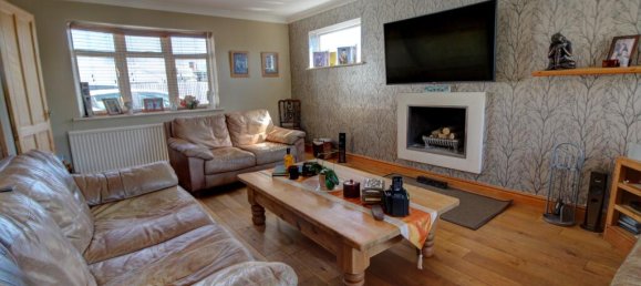 4 bedrooms House in Tadley, United Kingdom No. 10460 3