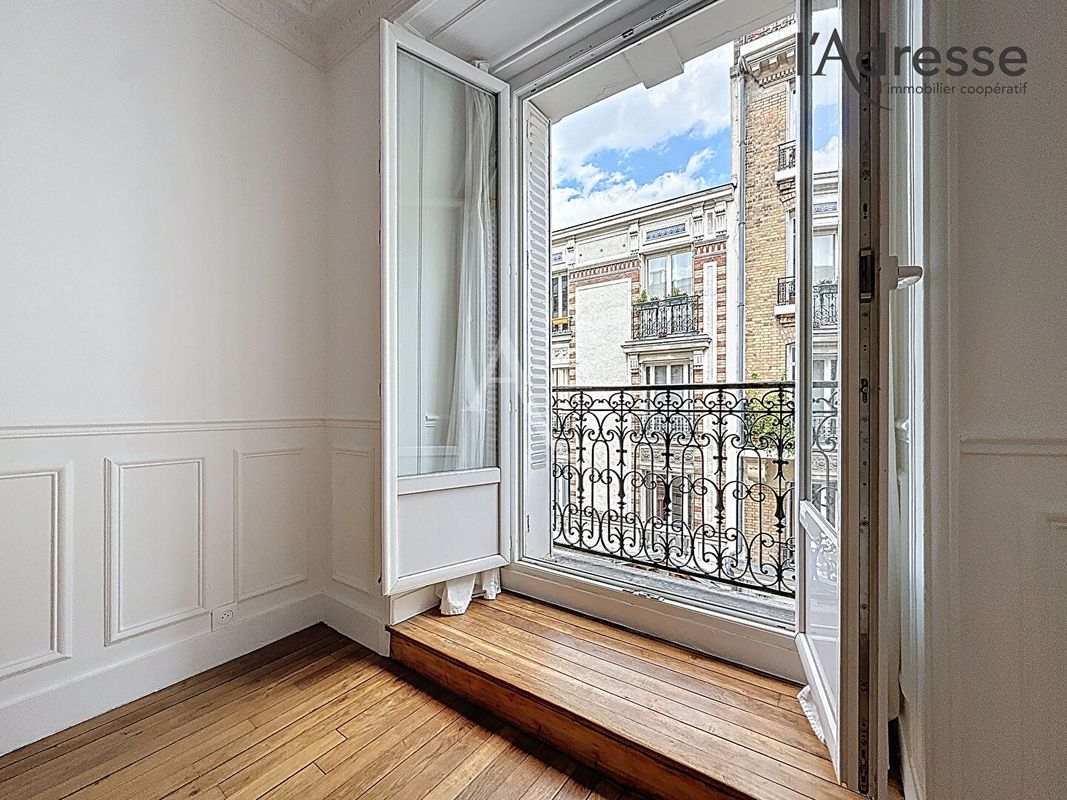 2 chambres Appartement à Puteaux, France No. 299569