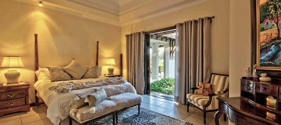 6 bedrooms Villa in Tamarin, Mauritius No. 218 2