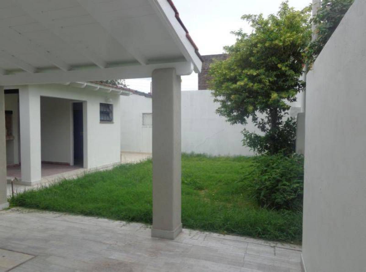 2 bedrooms House in Bermudez, Argentina No. 55785