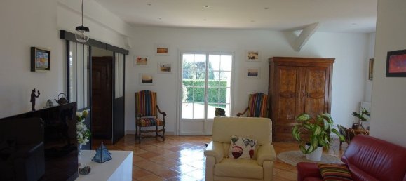 6 bedrooms House in Sainte-Bazeille, France No. 104660 8