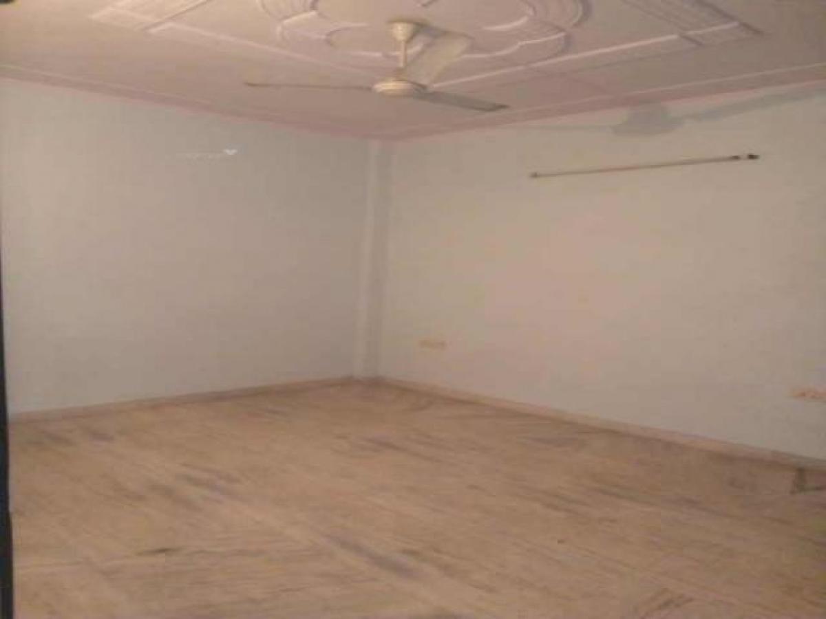 4 bedrooms House in Ghaziabad, India No. 24111