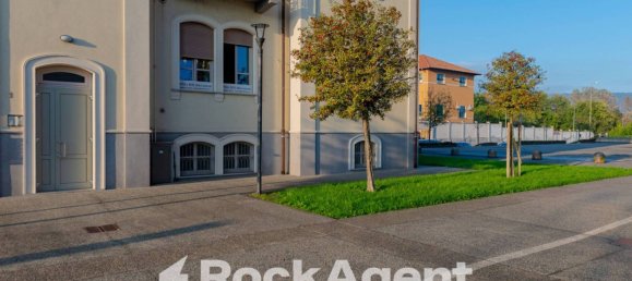 5 rooms Office in Ivrea, Italy No. 299917 9