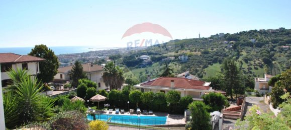 4 bedrooms Villa in Montesilvano, Italy No. 342135 17
