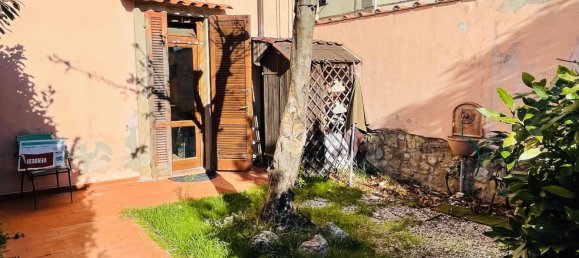 2-salle Appartement à Santa Luce, Italy No. 214286 2