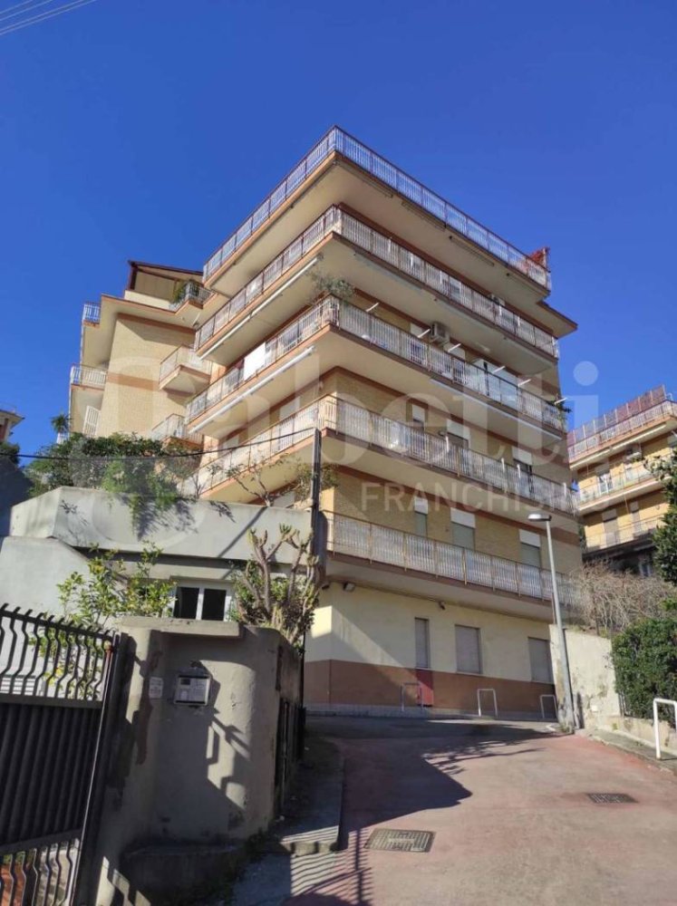3 bedrooms Apartment in Formia, Italy No. 301202