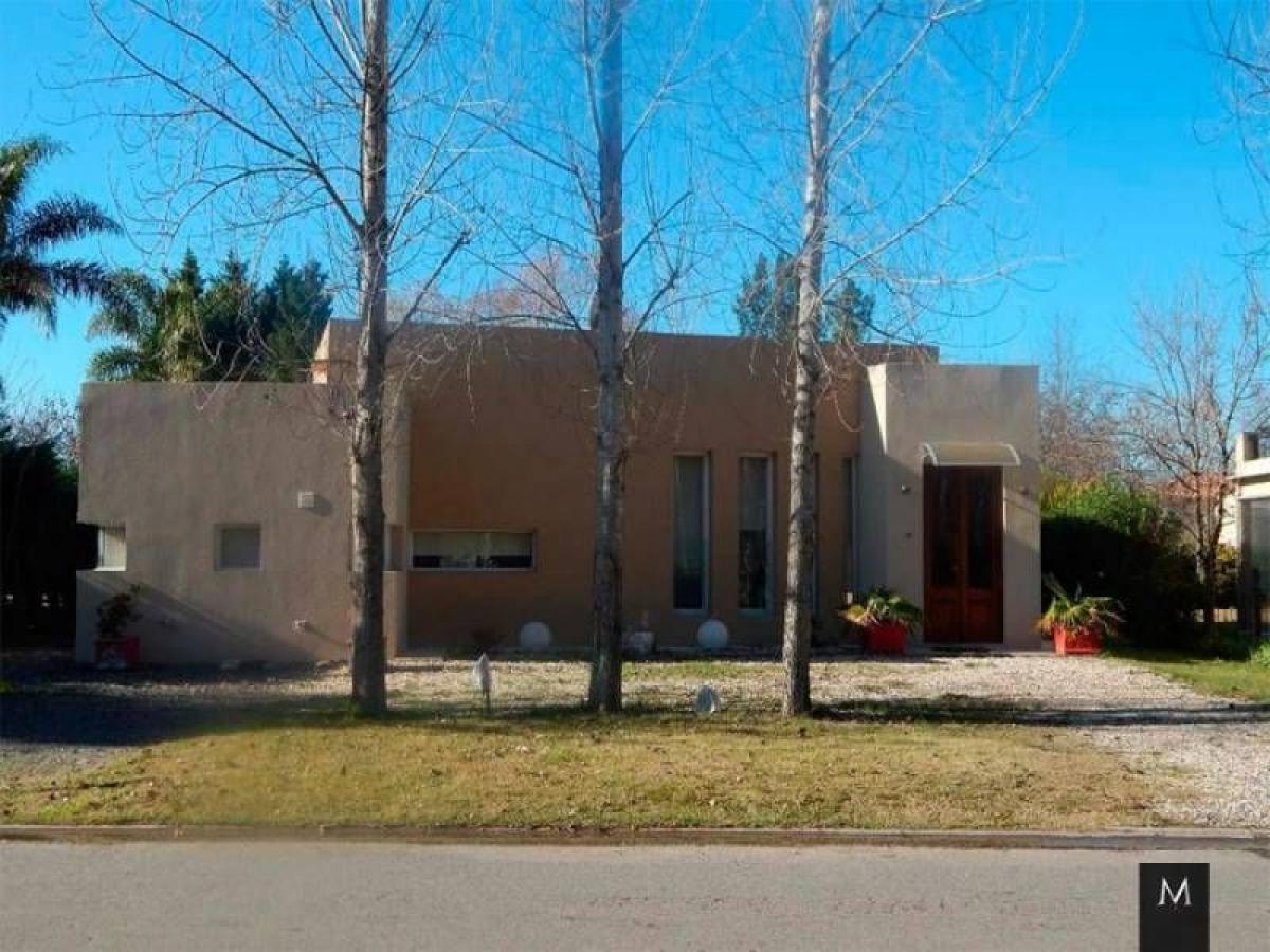 3 bedrooms House in Pilar, Argentina No. 54280