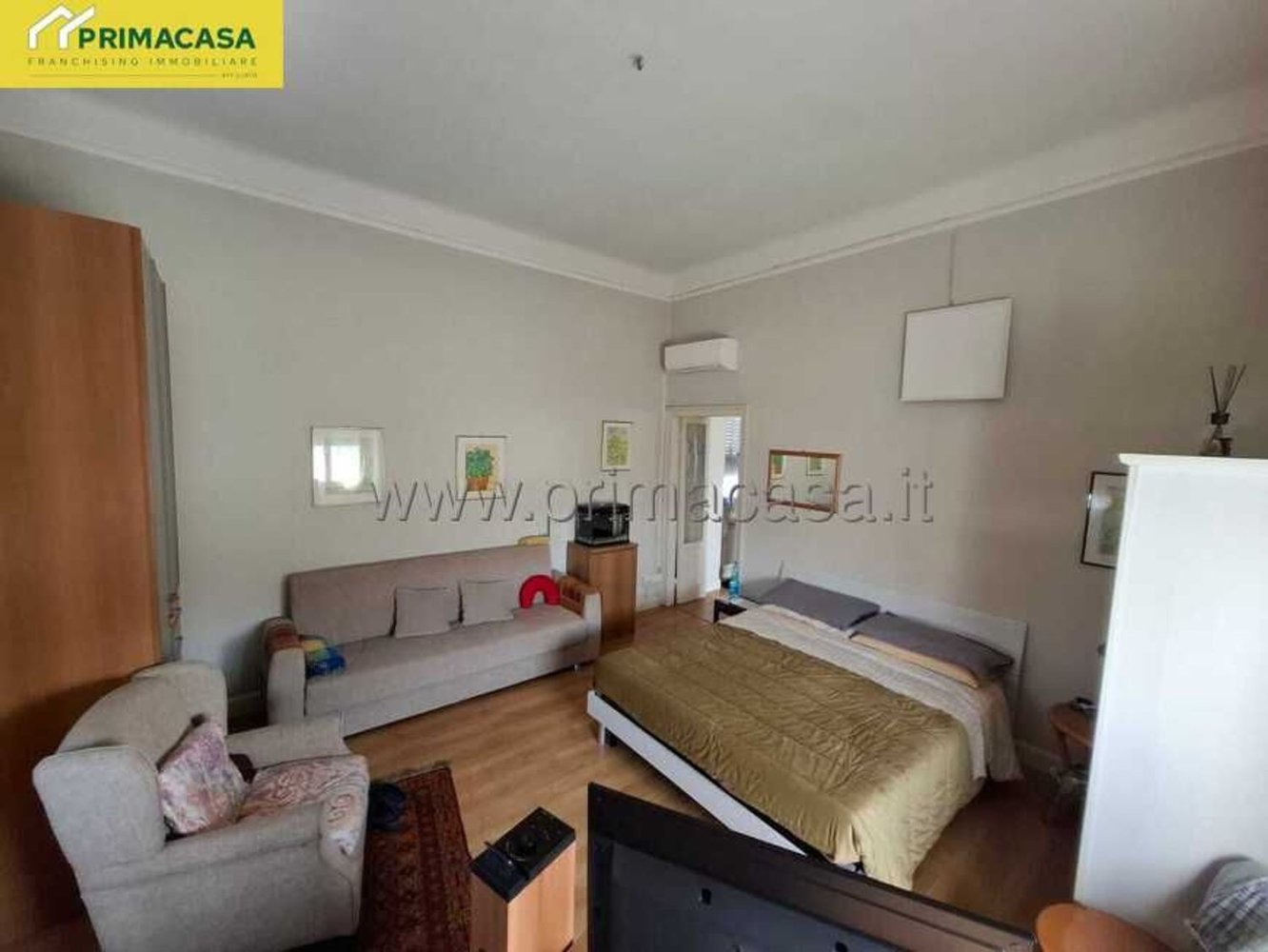 Квартира с 4 комнатами в Монца, Италия № 150457