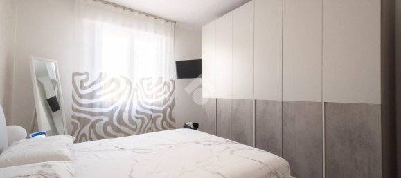 Apartamento de 4 habitaciónes en Carpi, Italy No. 303018 13